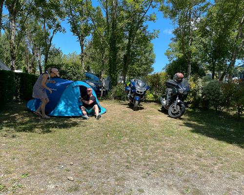Stellplatz für Zelt oder Wohnwagen in family campsite in Bretagne