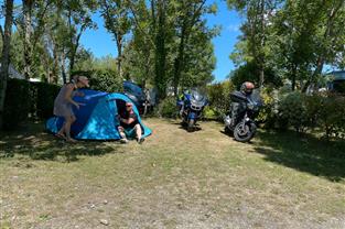Stellplatz für Zelt oder Wohnwagen in family campsite in Bretagne