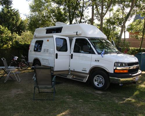 Wohnwagen- oder Reisemobilstellplatz auf dem Campingplatz Les Genêts in Brittany