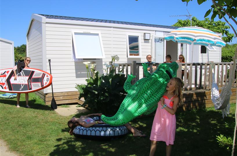 Ihr voll ausgestattetes Mobilheim Familiär mit Fernseher auf dem Campingplatz Genets in Sarzeau